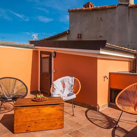 Attico E Nuvole Apartment *